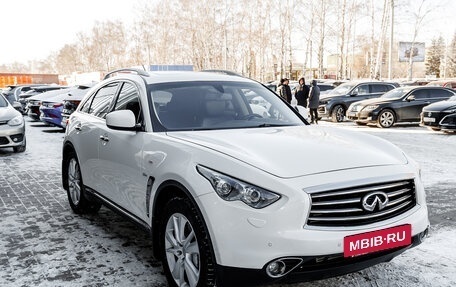 Infiniti QX70, 2014 год, 2 077 000 рублей, 7 фотография