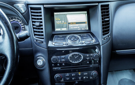 Infiniti QX70, 2014 год, 2 077 000 рублей, 30 фотография