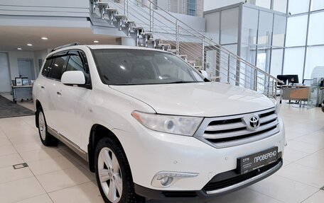 Toyota Highlander III, 2012 год, 1 450 000 рублей, 3 фотография