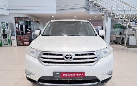 Toyota Highlander III, 2012 год, 1 450 000 рублей, 2 фотография