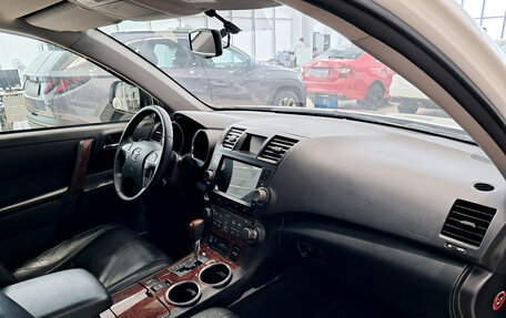 Toyota Highlander III, 2012 год, 1 450 000 рублей, 13 фотография