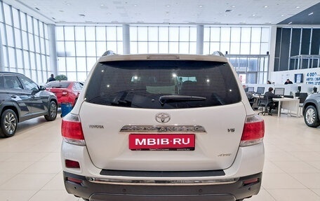 Toyota Highlander III, 2012 год, 1 450 000 рублей, 7 фотография