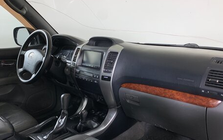 Toyota Land Cruiser Prado 120 рестайлинг, 2006 год, 14 фотография
