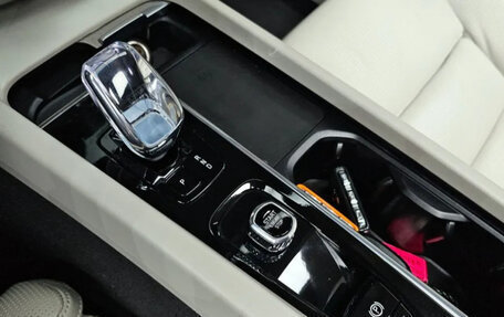 Volvo XC60 II, 2022 год, 4 340 796 рублей, 10 фотография