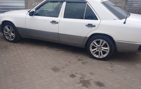 Mercedes-Benz W124, 1990 год, 320 000 рублей, 2 фотография