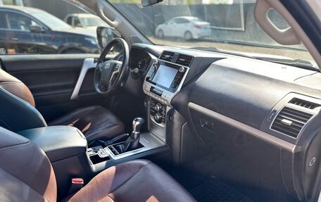 Toyota Land Cruiser Prado 150 рестайлинг 2, 2018 год, 5 370 000 рублей, 12 фотография