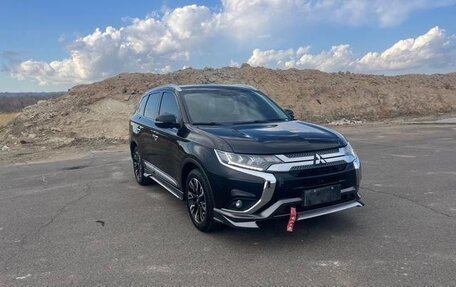 Mitsubishi Outlander III рестайлинг 3, 2021 год, 1 870 700 рублей, 3 фотография