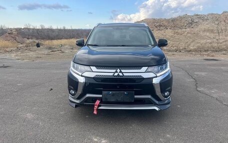 Mitsubishi Outlander III рестайлинг 3, 2021 год, 1 870 700 рублей, 2 фотография