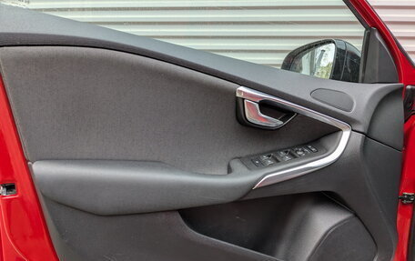 Volvo V40 II рестайлинг, 2013 год, 1 450 000 рублей, 17 фотография