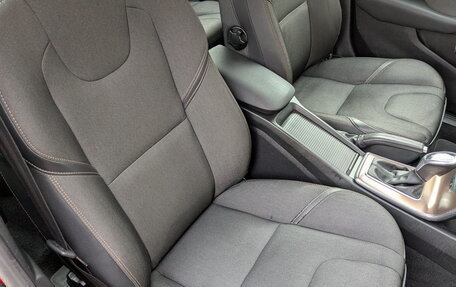 Volvo V40 II рестайлинг, 2013 год, 1 450 000 рублей, 23 фотография