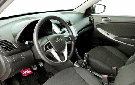 Hyundai Solaris II рестайлинг, 2012 год, 745 000 рублей, 16 фотография