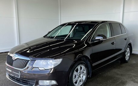 Skoda Superb III рестайлинг, 2012 год, 1 199 000 рублей, 3 фотография