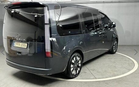 Hyundai Staria, 2022 год, 3 950 000 рублей, 4 фотография