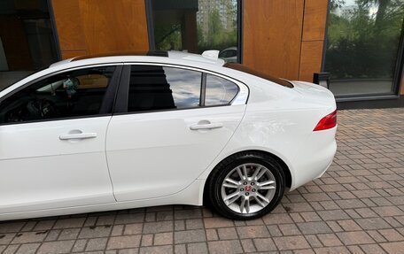 Jaguar XE I рестайлинг, 2016 год, 2 600 000 рублей, 15 фотография