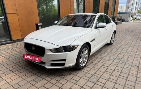 Jaguar XE I рестайлинг, 2016 год, 2 600 000 рублей, 18 фотография