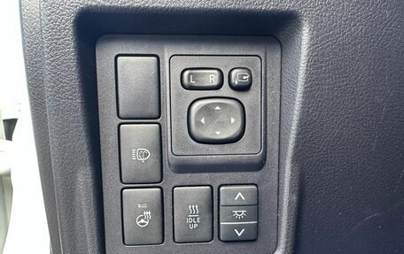 Toyota Land Cruiser Prado 150 рестайлинг 2, 2016 год, 3 499 000 рублей, 16 фотография