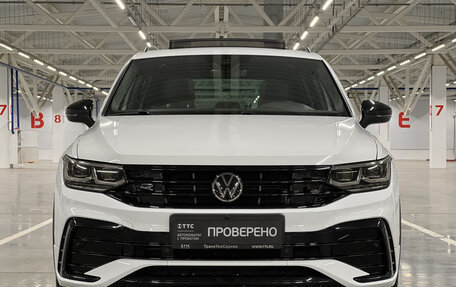Volkswagen Tiguan II, 2021 год, 4 299 000 рублей, 2 фотография