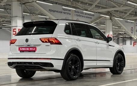 Volkswagen Tiguan II, 2021 год, 4 299 000 рублей, 5 фотография