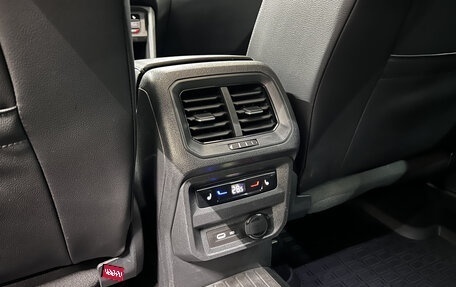 Volkswagen Tiguan II, 2021 год, 4 299 000 рублей, 30 фотография