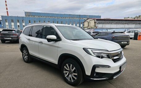 Honda Pilot III рестайлинг, 2019 год, 4 647 000 рублей, 2 фотография