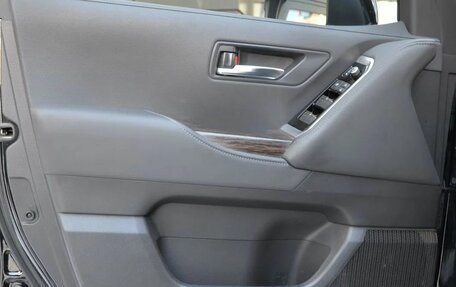 Toyota Land Cruiser, 2021 год, 11 000 000 рублей, 22 фотография