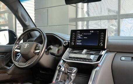 Toyota Land Cruiser, 2021 год, 11 000 000 рублей, 35 фотография