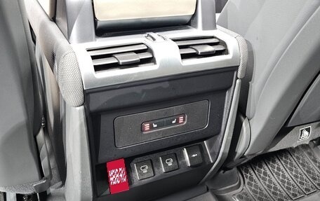 Land Rover Defender II, 2022 год, 6 800 000 рублей, 18 фотография
