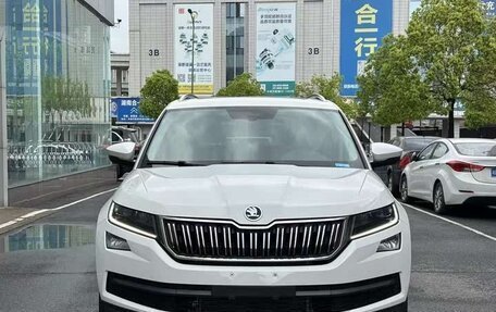 Skoda Kodiaq I, 2022 год, 1 749 999 рублей, 2 фотография