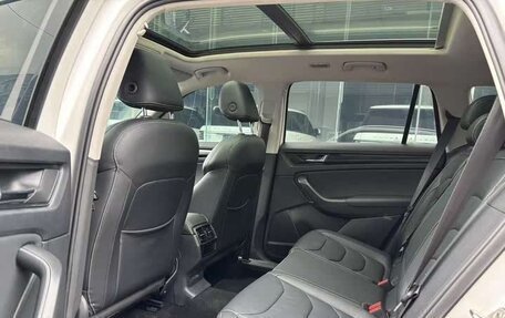 Skoda Kodiaq I, 2022 год, 1 749 999 рублей, 10 фотография