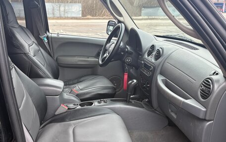 Jeep Liberty (North America) I, 2005 год, 780 000 рублей, 16 фотография