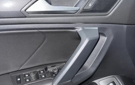 Volkswagen Tiguan II, 2020 год, 2 290 000 рублей, 6 фотография