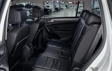 Volkswagen Tiguan II, 2020 год, 2 290 000 рублей, 10 фотография