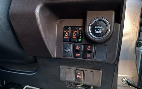 Toyota Roomy I, 2019 год, 1 150 000 рублей, 9 фотография