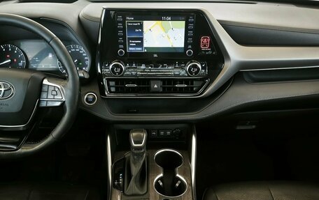 Toyota Highlander, 2020 год, 3 888 000 рублей, 7 фотография