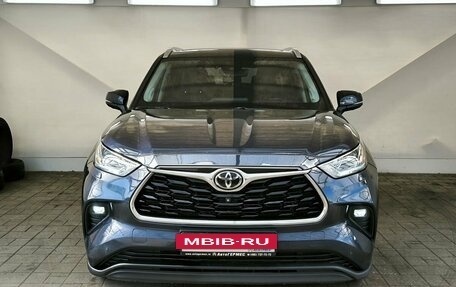 Toyota Highlander, 2020 год, 3 888 000 рублей, 2 фотография