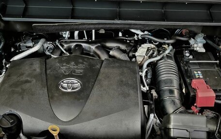 Toyota Highlander, 2020 год, 3 888 000 рублей, 21 фотография