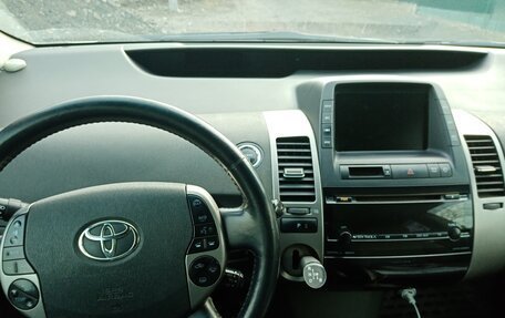 Toyota Prius, 2006 год, 680 000 рублей, 7 фотография
