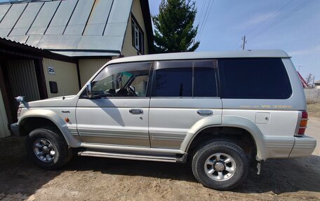 Mitsubishi Pajero III рестайлинг, 1994 год, 690 000 рублей, 11 фотография