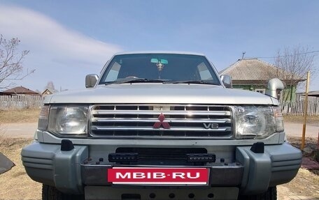 Mitsubishi Pajero III рестайлинг, 1994 год, 690 000 рублей, 15 фотография