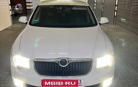 Skoda Superb III рестайлинг, 2012 год, 1 100 000 рублей, 1 фотография