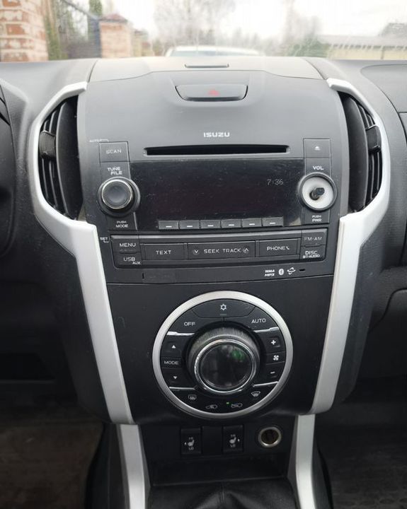 Isuzu D-Max, 2018 год, 1 990 000 рублей, 2 фотография