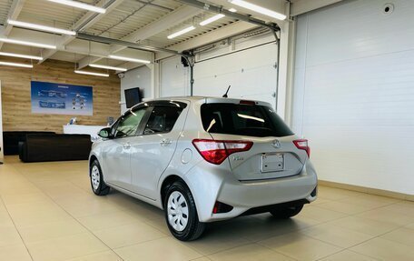Toyota Vitz, 2019 год, 1 299 000 рублей, 4 фотография