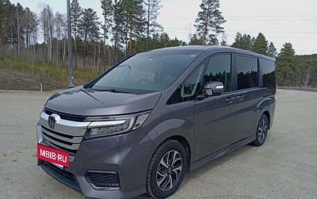 Honda Stepwgn IV, 2020 год, 2 480 000 рублей, 2 фотография