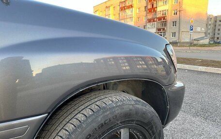Toyota Land Cruiser 100 рестайлинг 2, 2003 год, 1 830 000 рублей, 21 фотография