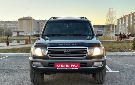 Toyota Land Cruiser 100 рестайлинг 2, 2003 год, 1 830 000 рублей, 29 фотография