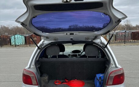 Toyota Vitz, 2000 год, 330 000 рублей, 5 фотография