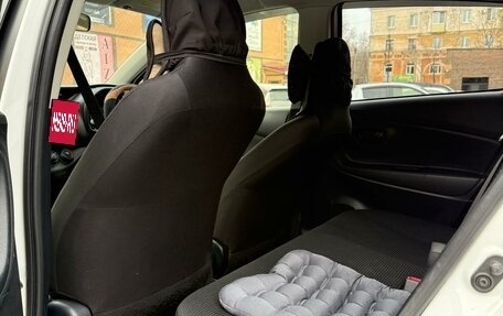 Toyota Vitz, 2016 год, 840 000 рублей, 4 фотография