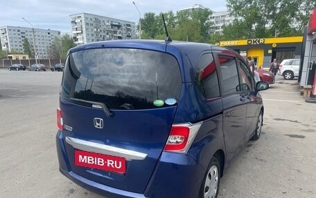 Honda Freed I, 2014 год, 1 400 000 рублей, 4 фотография
