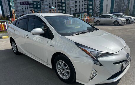 Toyota Prius IV XW50, 2016 год, 1 700 000 рублей, 8 фотография