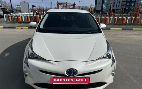 Toyota Prius IV XW50, 2016 год, 1 700 000 рублей, 10 фотография